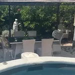 Tres Beau Lumineux Dans Avec Piscine Daire *