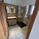 Tres Beau Lumineux Dans Avec Piscine Daire *