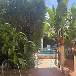 Tres Beau Lumineux Dans Avec Piscine Apartment