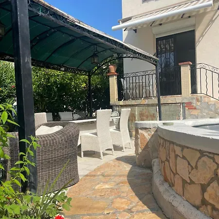 Tres Beau Lumineux Dans Avec Piscine Apartment