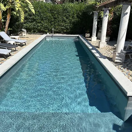 Daire Tres Beau Lumineux Dans Avec Piscine
