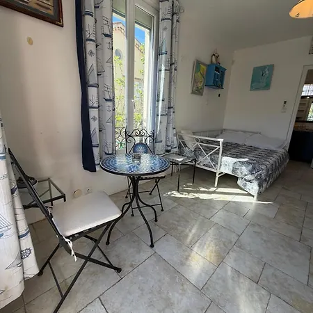 Tres Beau Lumineux Dans Avec Piscine Apartment