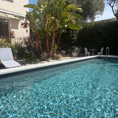 Tres Beau Lumineux Dans Avec Piscine Apartment