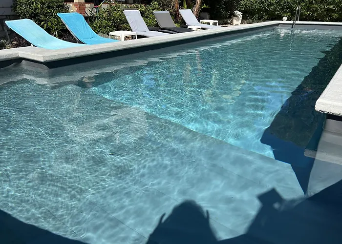 Apartman Tres Beau Lumineux Dans Avec Piscine *