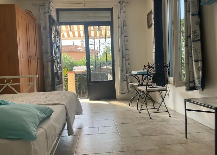 2p Dans * Juan-les-Pins