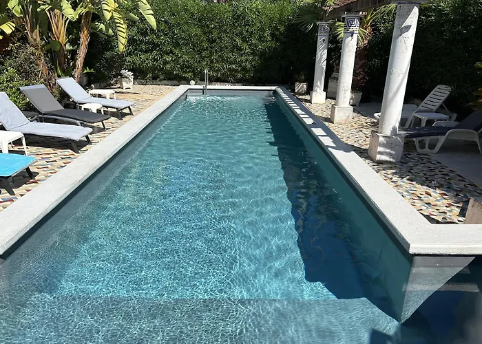 Apartman Tres Beau Lumineux Dans Avec Piscine