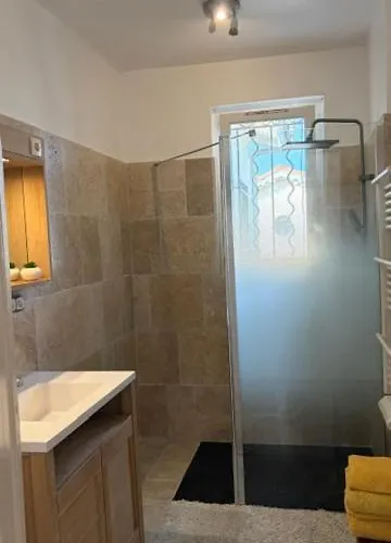 Tres Beau Lumineux Dans Avec Piscine Apartamento *