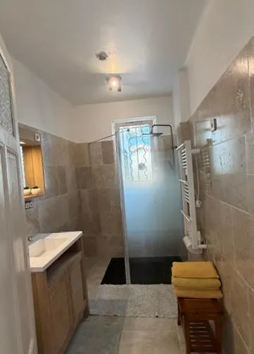 Tres Beau Lumineux Dans Avec Piscine Apartamento *