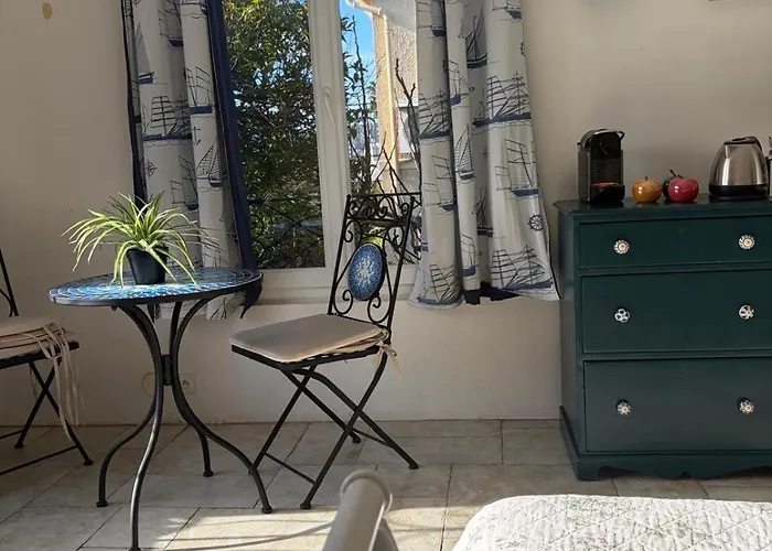 Daire Tres Beau Lumineux Dans Avec Piscine