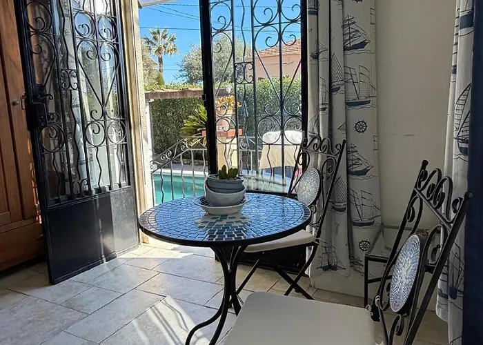 Apartamento Tres Beau Lumineux Dans Avec Piscine