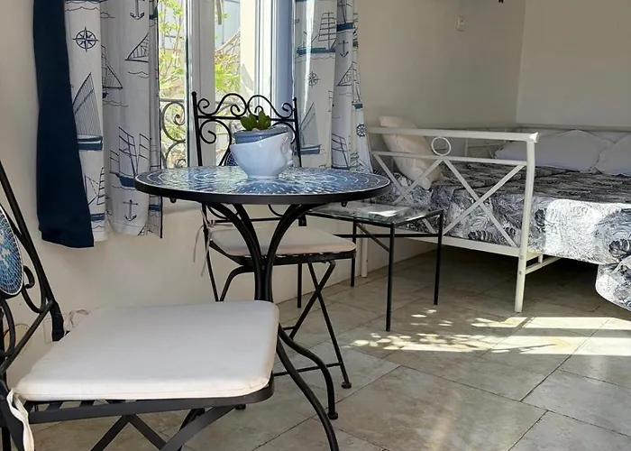 Tres Beau Lumineux Dans Avec Piscine Apartamento