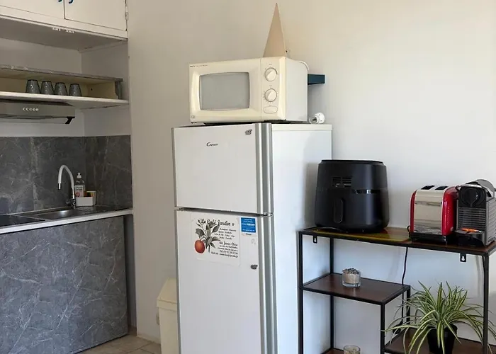 2p Dans * Juan-les-Pins