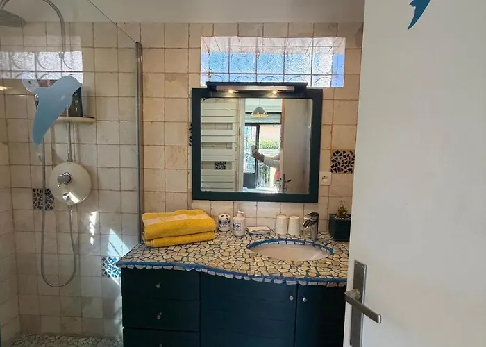 Tres Beau Lumineux Dans Avec Piscine Apartamento