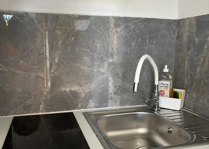 2p Dans * Juan-les-Pins