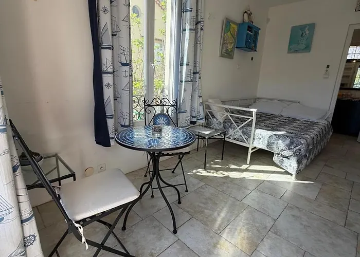 Tres Beau Lumineux Dans Avec Piscine Apartamento